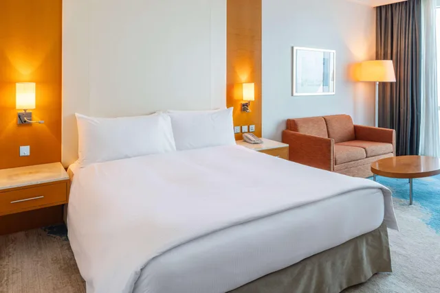 غرفة ديلوكس مزدوجة بإطلالة على البحر، Hilton Doha 2/6