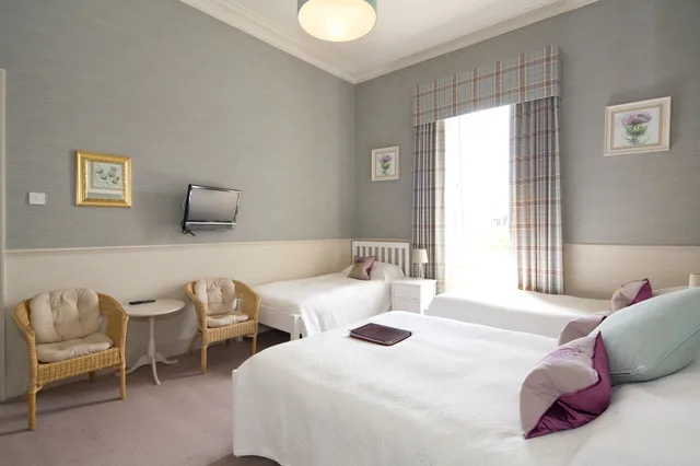 غرفة رباعية بسرير مزدوج وسريرين منفصلين، Sherwood Guest House 5/10