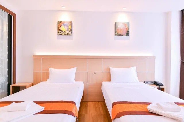 Standard, Twin Beds, Marlin Hotel 2/4