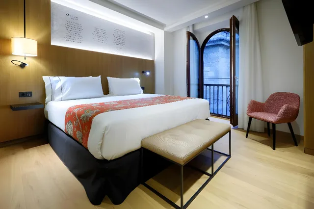 Junior Suite, King Bed, Cathedral View, Sofa، Aurea Catedral 2/3