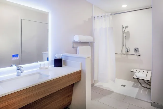 غرفة بسريرين كوين لذوي الإعاقة، Fairfield Inn & Suites By Marriott Mcpherson 3/3