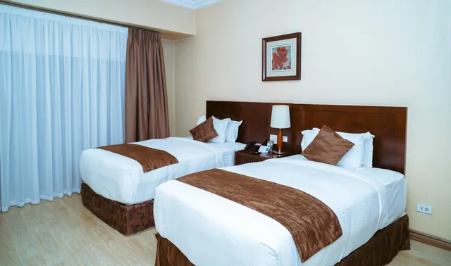 غرفة بسريرين منفصلين، Capital Hotel And Spa 6/7