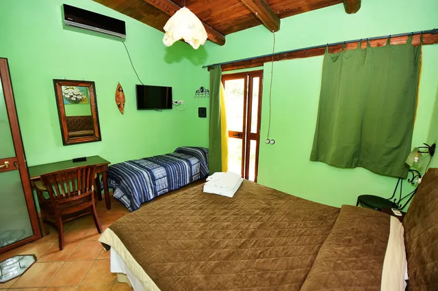 1 Bedroom, Standard, Triple, 1 Single and 2 Double Beds, Garden View، B&B Giucalem - La Casa Negli Orti 4/10