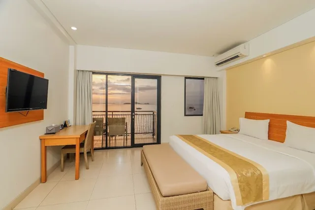 غرفة سوبيريور بسرير كوين بإطلالة على البحر، La Prima Hotel Flores 1/6