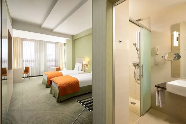 غرفة قياسية بسريرين منفصلين، Golden Tulip Ana Tower Sibiu 9/10