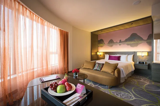 غرفة بريميوم بسرير كينج بإطلالة على المدينة في طابق مرتفع، The Royal Garden Kowloon East 5/10