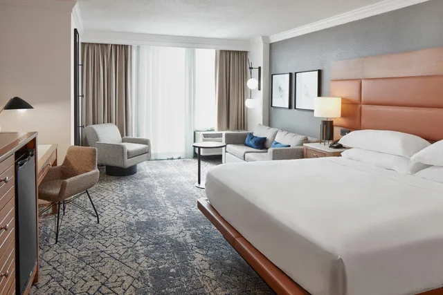Room, King Bed, Sheraton Virginia Beach Oceanfront Hotel 1/10