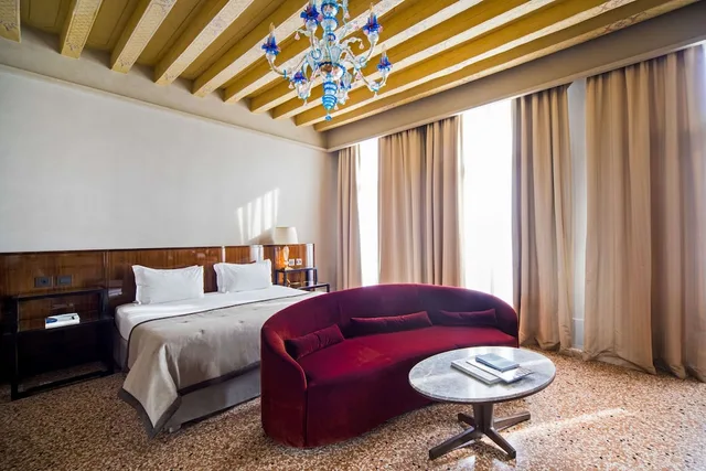 جناح جونيور بثلاثة أسرّة مع سرير إضافي، NH Collection Venezia Grand Hotel Palazzo dei Dogi 1/7