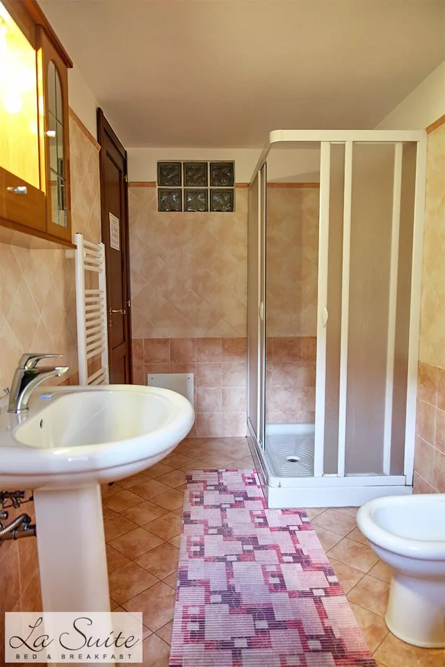 استوديو بسرير كوين بشرفة، B&amp;B La Suite 8/8