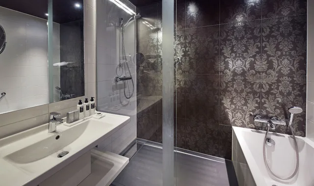غرفة سوبيريور بسرير كينج بإطلالة على الحديقة، WestCord Fashion Hotel Amsterdam 3/3