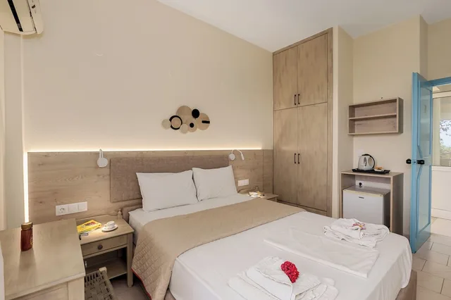 غرفة قياسية بسرير مزدوج، Sunrise Hotel and Apartments Rodakino 3/9
