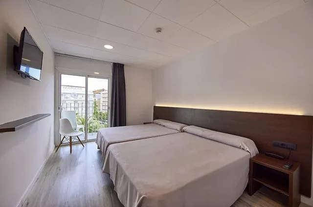 غرفة قياسية بسرير فردي بشرفة، Hotel Don Juan Resort Affiliated By Fergus 1/4