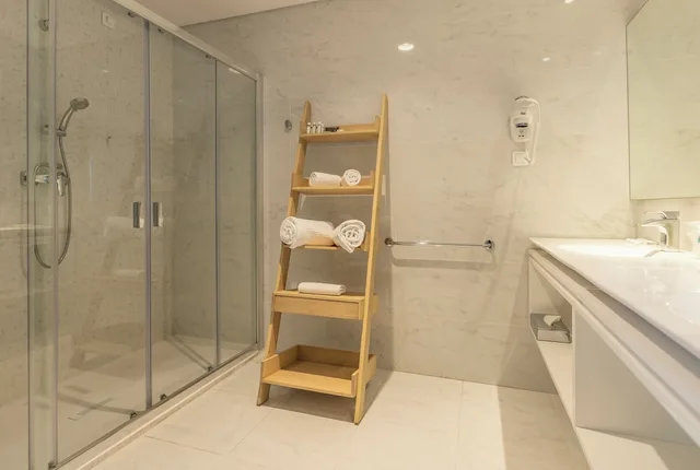 جناح بسرير مزدوج بإطلالة على المسبح بشرفة، Montebelo Girassol Maputo Hotel 7/8