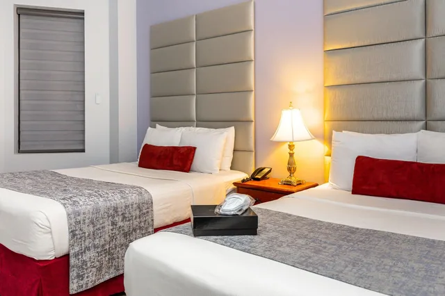 Room, 2 Double Beds, Hotel St James 5/8