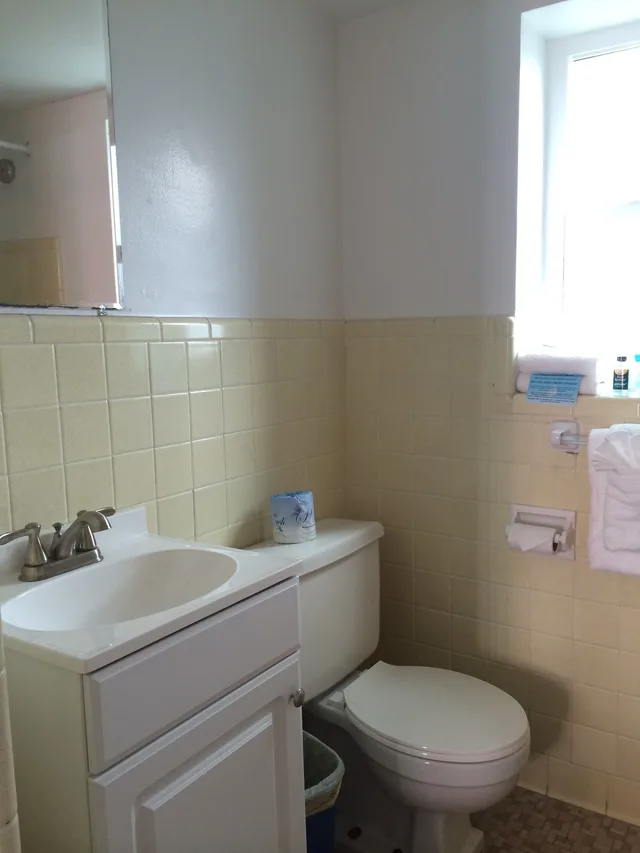 Room, 2 Double Beds, Cove Motel Oceanfront 5/6