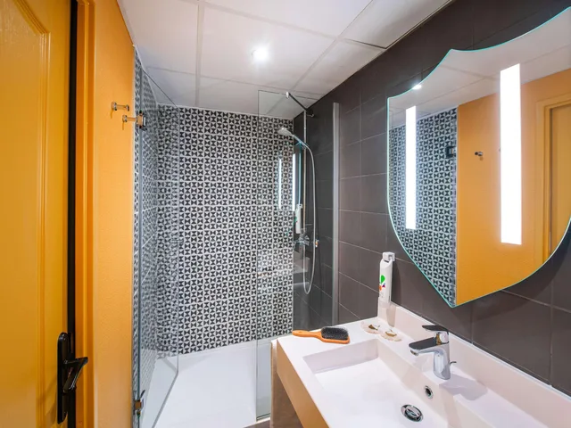 Standard, Double Bed, 2 Sofa, Ibis Styles Carcassonne La Cite 8/10