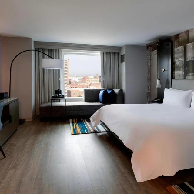 غرفة ديلوكس بسرير كينج، Marriott Louisville Downtown 7/10
