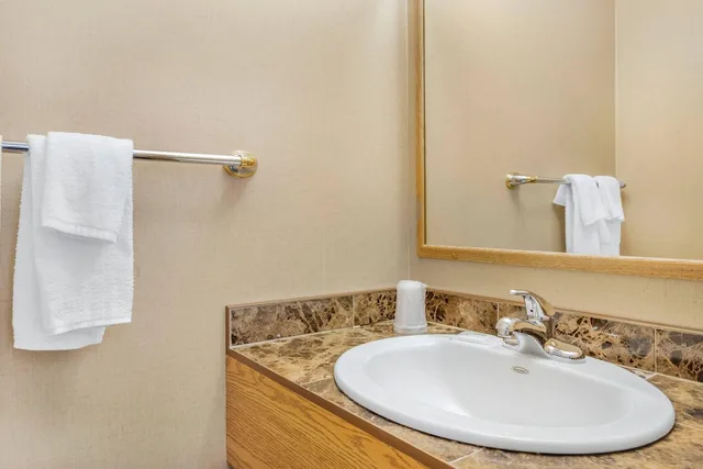 غرفة سوبيريور بسريرين مزدوجين، Rodeway Inn Gaspe 8/9
