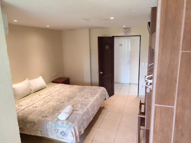 Room, King Bed, Hotel Ashly 2/7
