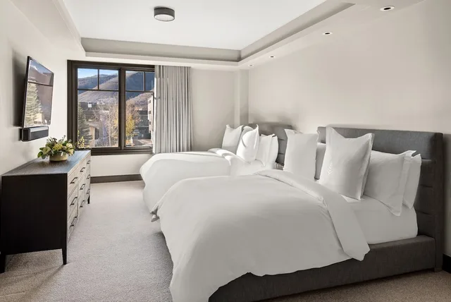 Woods 5 Bedrooms, Residence, 1 King and 6 Queen Beds, Four Seasons Resort and Residences Vail 3/6