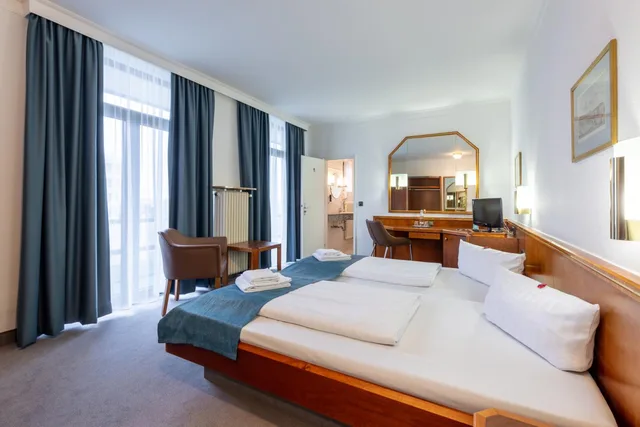غرفة بسرير كوين، Trip Inn Klee Am Park Wiesbaden 1/5