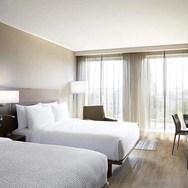 غرفة بسريرين كوين بإطلالة على البحيرة، Ac Hotel Madison Downtown 4/6