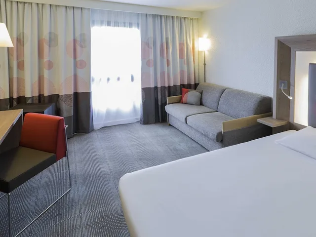 غرفة قياسية بسرير مزدوج مع أريكة، NOVOTEL AMBOISE 4/4