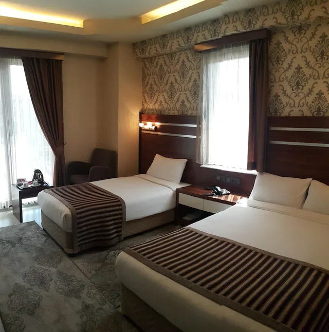 غرفة قياسية بسرير مزدوج وسرير فردي، My Liva Hotel 3/7