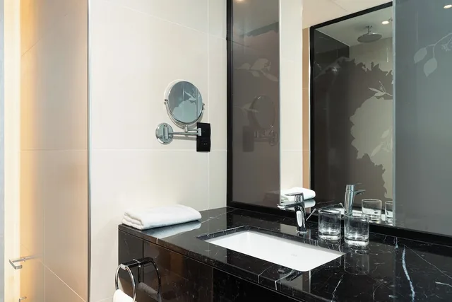 Deluxe, King Bed, Skyline View، Hotel Local Dubai at Jumeirah Village Triangle by the First Collection 8/9