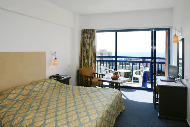غرفة بسرير كوين بإطلالة على الجبل، Navarria Hotel 5/10