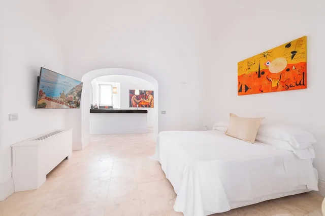 جناح بسرير كوين بشرفة، VILLA MAGIA 2/8