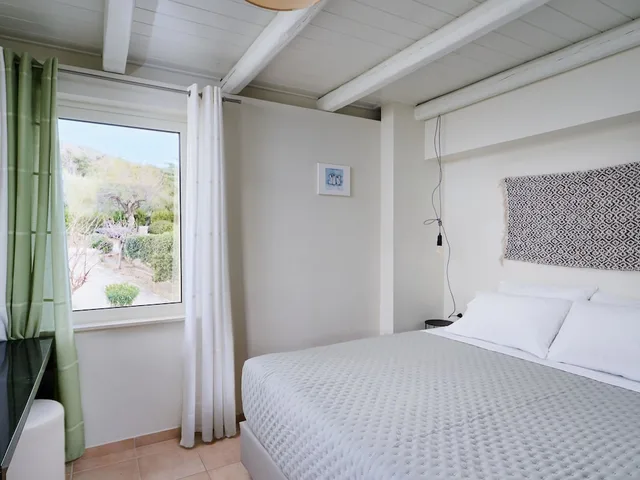 Hideaway, 4 Beds, Sofa, Garden Floor، Eliathos Residence Houses 1/10