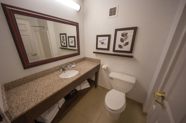 Room, 2 Queen Beds, Country Inn & Suites By Radisson Portage IN 3/3