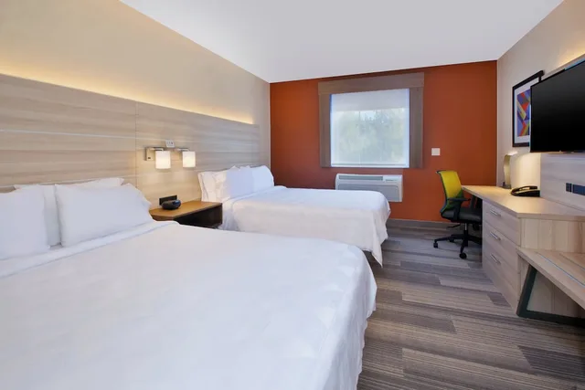 غرفة قياسية بسريرين كوين لذوي الإعاقة، Holiday Inn Express Hotel And Suites Absecon Atlantic City Area 1/6