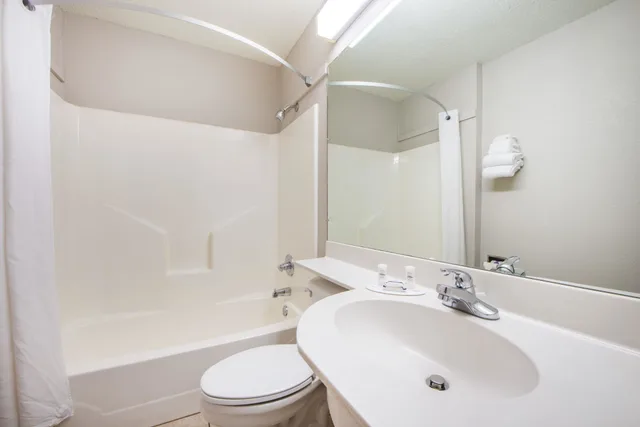 Studio, Suite, Queen Bed, Accessible, Microtel Inn & Suites by Wyndham Claremore 4/5