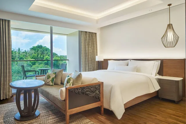 غرفة بسرير كينج بإطلالة على المسبح، The Westin Resort & Spa Ubud Bali 2/6