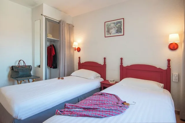 غرفة قياسية بسريرين منفصلين، Hotel du Forum 1/2