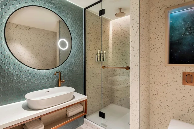 غرفة بسرير كينج بإطلالة، Renaissance Amsterdam Hotel 9/9