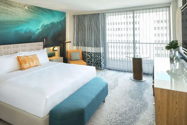 غرفة بسرير كينج بإطلالة جزئية على البحر، OUTRIGGER Waikiki Beachcomber 2/3