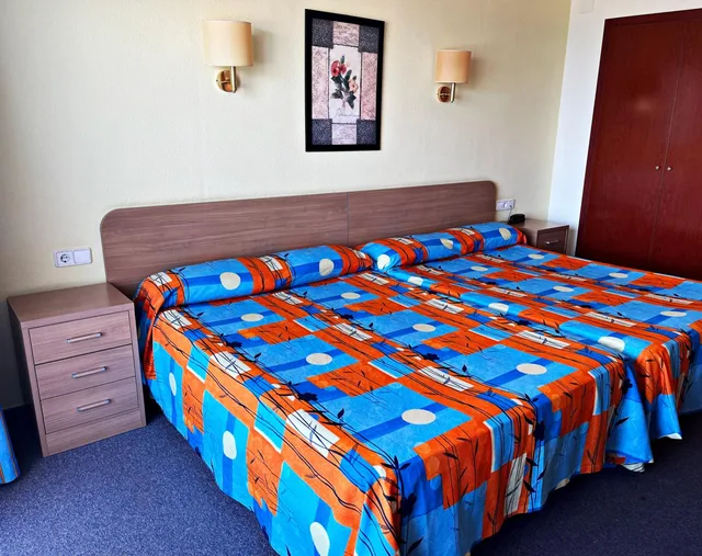 غرفة رباعية بسريرين مزدوجين، Hotel Medsur Natura Park 4/8