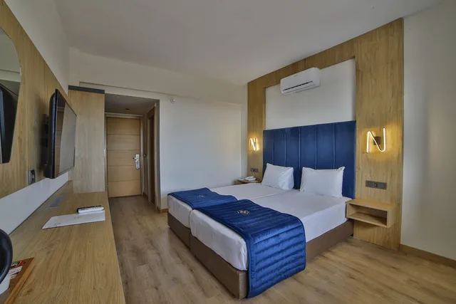 غرفة قياسية بسريرين منفصلين بإطلالة على المسبح، Nashira City Resort Hotel 2/8