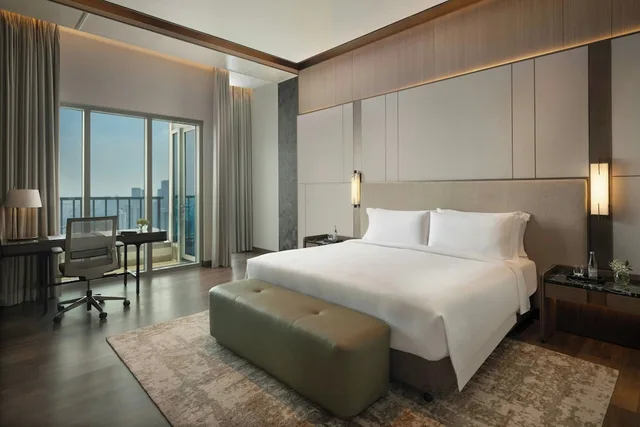 غرفة بريميوم بسرير مزدوج، THE RITZ-CARLTON JAKARTA, PACIFIC PLACE 1/5