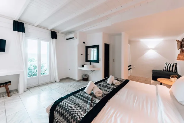 Promo, King Bed، Mr And Mrs White Mykonos 1/8