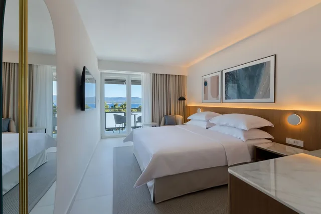 غرفة سوبيريور بسرير مزدوج بإطلالة جزئية على البحر لذوي الإعاقة، Bluesun Hotel Elaphusa 1/2