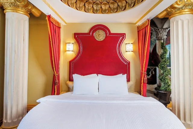 Theme, King Bed، Fantasyland Hotel 1/8