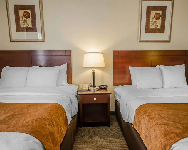 جناح بسريرين كوين مع أريكة، Quality Suites Jeffersonville - Louisville North 2/2