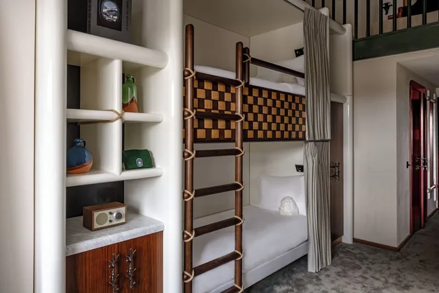 Mezzanine, Loft, 1 Queen and 1 Bunk Bed, Bunk Beds، Experimental Chalet Val D-Isere 3/3