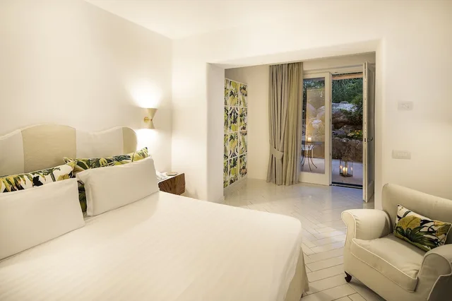 غرفة سوبيريور بسرير كينج بإطلالة على الحديقة بشرفة، Botania Relais and Spa 2/4