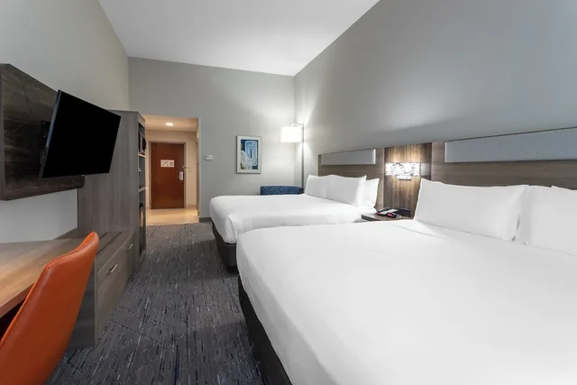 غرفة قياسية بسريرين كينج، Holiday Inn Express Crystal River 1/6