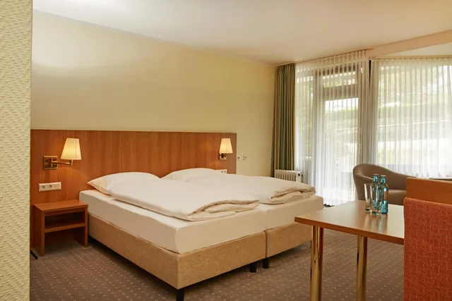 Comfort, King Bed, Valley View، H Plus Hotel Willingen 2/9